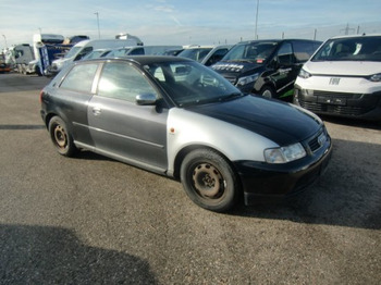 Automobil AUDI
