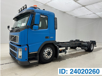 Podvozek s kabinou VOLVO FM9 260