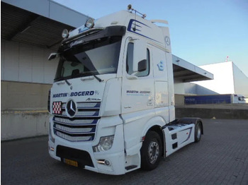 Ťahač MERCEDES-BENZ Actros 1842