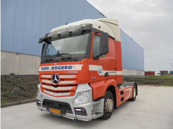 Ťahač MERCEDES-BENZ Actros 1942