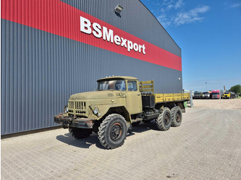 Valníkový/ Plošinový nákladný automobil