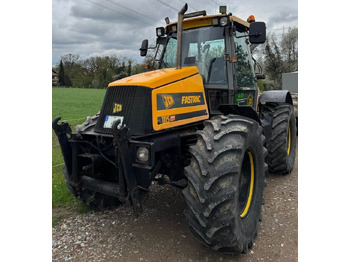 Traktor JCB