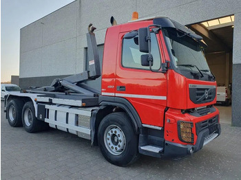 Hákový nosič kontajnerov VOLVO FMX 420
