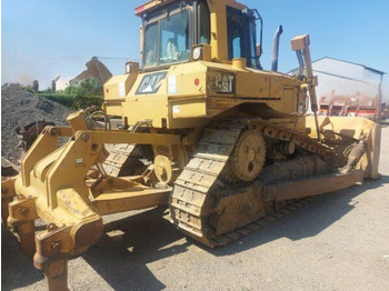 Buldozér CATERPILLAR D6T