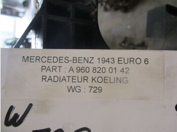 Chladič pre Nákladné auto Mercedes-Benz 1943 A 960 820 01 42 RADIATEUR KOELING: obrázok 2