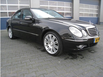 Sedan MERCEDES-BENZ
