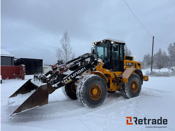 Kolesový nakladač HYUNDAI