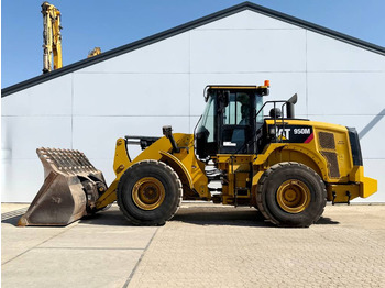Kolesový nakladač CATERPILLAR 950M