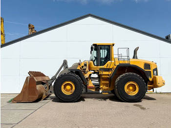 Kolesový nakladač VOLVO L220G