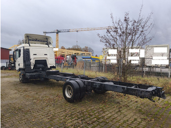 Podvozek s kabinou MAN TGL 12.250 Euro6 4x2 AHK: obrázok 5