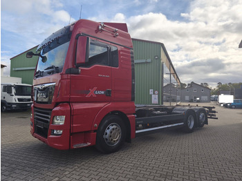 Podvozek s kabinou MAN TGX 26.500