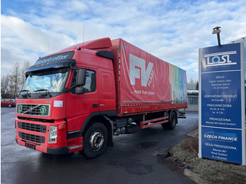 Plachtové nákladné vozidlo VOLVO FM