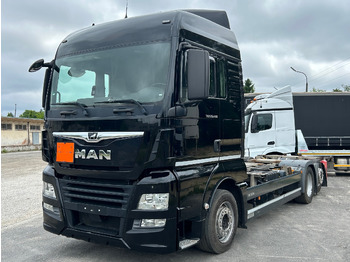Podvozek s kabinou MAN TGX 26.460
