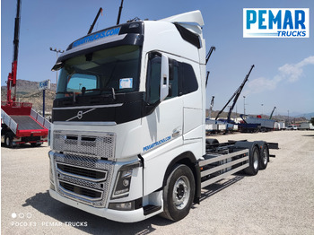 Podvozek s kabinou VOLVO FH16 750
