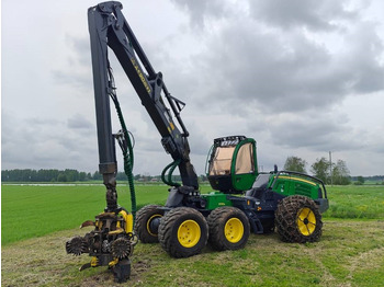Lesnícky harvestor JOHN DEERE