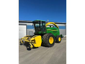 Samohybná rezačka JOHN DEERE 7200