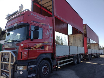 Plachtové nákladné vozidlo SCANIA