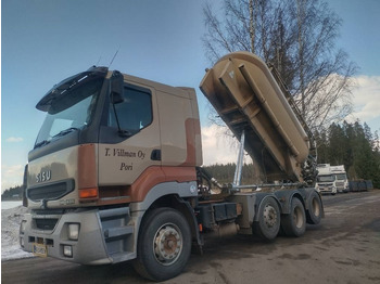 Cisternové vozidlo SISU