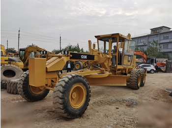 Zrovnávač CATERPILLAR 120K