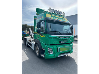 Hákový nosič kontajnerov VOLVO FMX 540