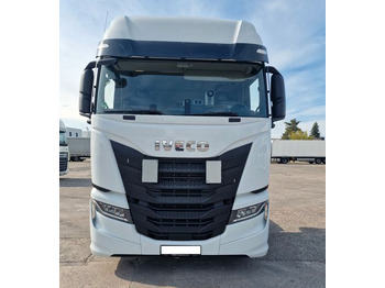 Ťahač IVECO