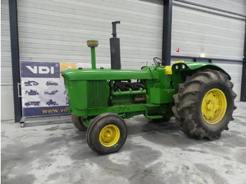 Traktor JOHN DEERE