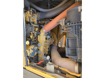 Buldozér CAT D6N LGP: obrázok 5