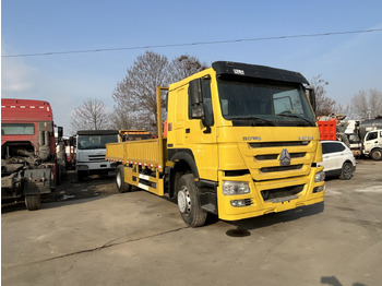 Skříňový nákladní auto SINOTRUK HOWO