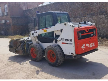 Šmykom riadený nakladač BOBCAT S550