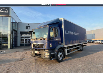 Skříňový nákladní auto MAN