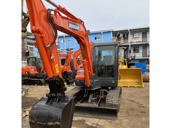 Pásové rýpadlo DOOSAN DX60