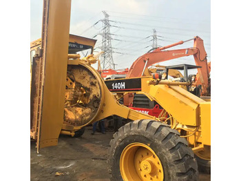 Zrovnávač CATERPILLAR 140H