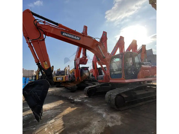 Pásové rýpadlo DOOSAN DX300