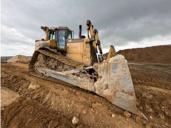 Buldozér CATERPILLAR D8R