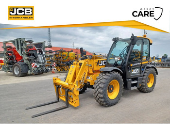 Teleskopický nakladač JCB