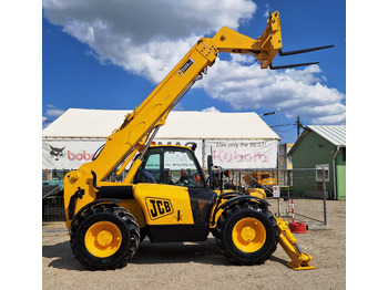 Teleskopický nakladač JCB