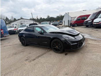Automobil PORSCHE