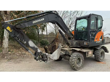Kolesové rýpadlo DOOSAN DX60