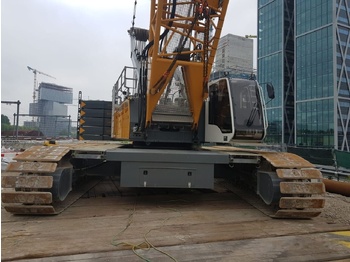 Pásový žeriav LIEBHERR LR 1160