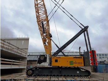 Pásový žeriav LIEBHERR