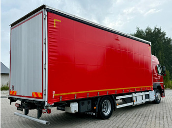 Plachtové nákladné vozidlo VOLVO FM 410 / FIRANKA / 18 EUROPALET / AUTOMAT / SYPIALKA / SPROWADZONE / 2017 ROK: obrázok 4 Plachtové nákladné vozidlo VOLVO FM 410 / FIRANKA / 18 EUROPALET / AUTOMAT / SYPIALKA / SPROWADZONE / 2017 ROK: obrázok 4