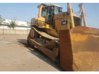 Buldozér CAT D 9 R: obrázok 1