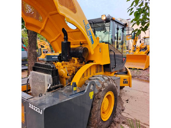 Kompaktor XCMG XS223J