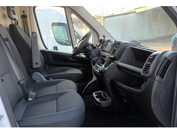 Interior photo 1: Furgon IVECO DAILY 35C14 L1H1 CNG METANO 3.0