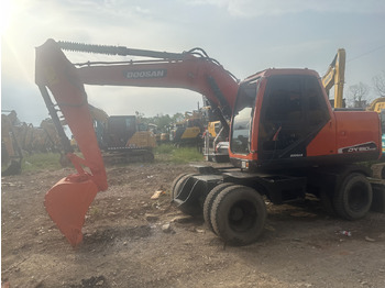 Kolesové rýpadlo DOOSAN DX150W