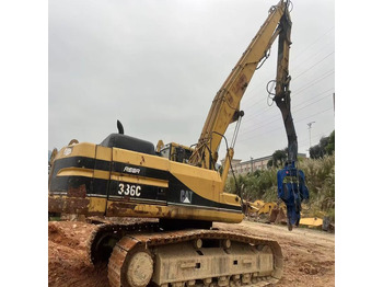 Pásové rýpadlo CATERPILLAR 330BL