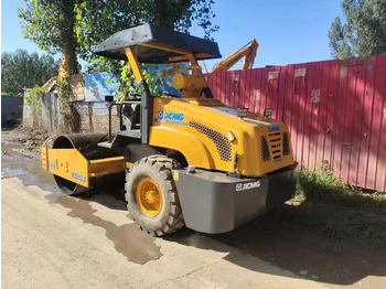 Kompaktor XCMG XS60J
