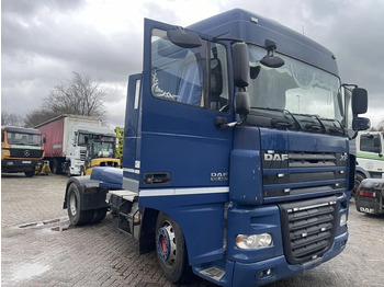Ťahač DAF XF 105 460