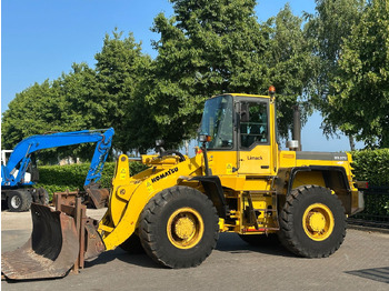Kolesový nakladač KOMATSU WA270