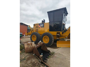 Zrovnávač CATERPILLAR 140K